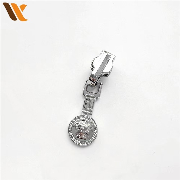 Customized Zipper Puller For Men's Clothing 3